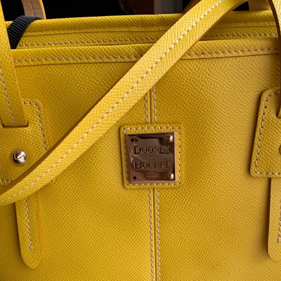 Handbags - Dooney & Bourke Shopper Saffiano leather